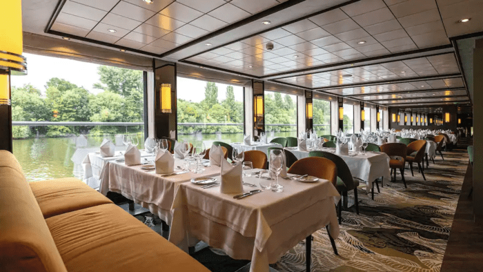 Restaurants, Bars & Cafés on TUI Skyla